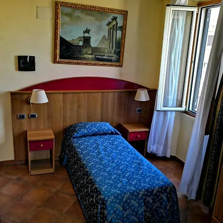 Hotel Mari 1-2
